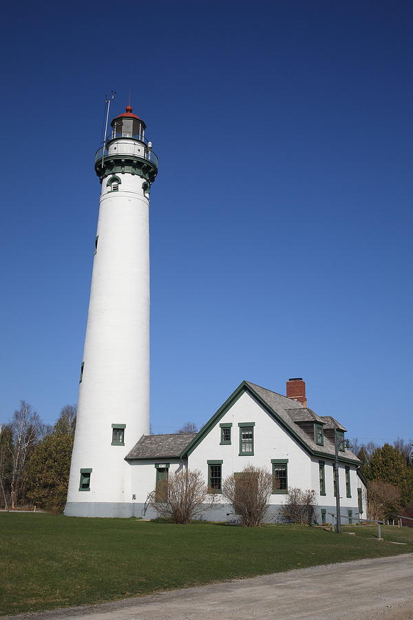 Lighthouse - Presque Isle Michigan Photograph by Frank Romeo