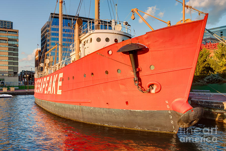 Lightship Chesapeake I Photograph by Clarence Holmes