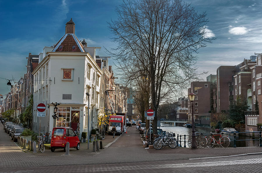 Lijnbaansgracht and Tweede Weteringdwarsstraat. Amsterdam Photograph by Juan Carlos Ferro Duque
