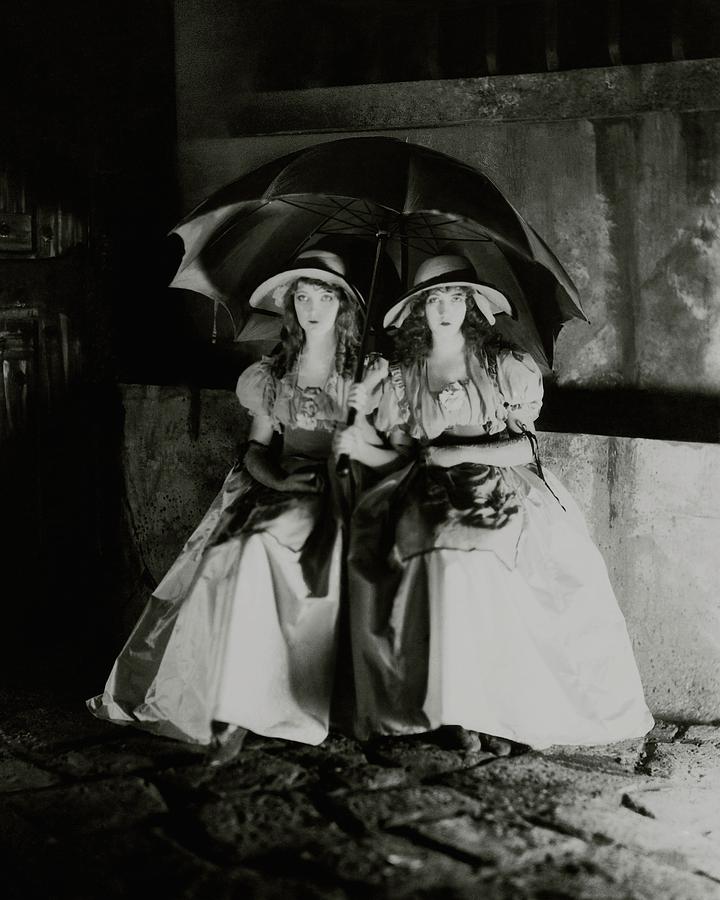 Lillian And Dorothy Gish Photograph by James Abbe