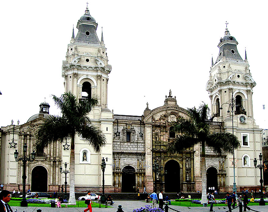 Lima Cathedral In Cusco Photograph by Jay Milo - Fine Art America