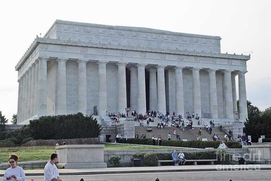 Lincoln Memorial 2 Photograph by Tom Doud