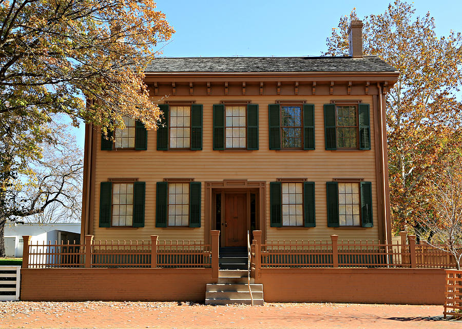 Lincolns Home Photograph