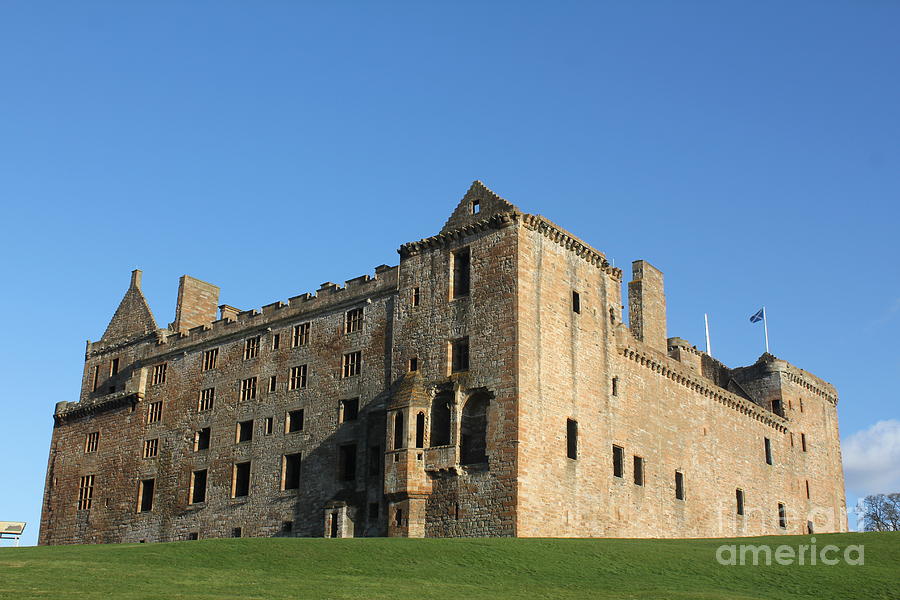 Linlithgow Palace Photograph by David Grant