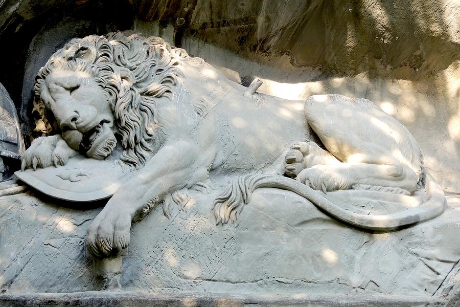 Lion Monument in Lucerne Switzerland Photograph by Marilyn Burton