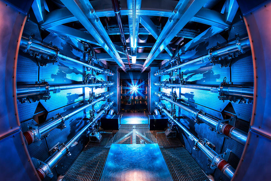 Llnl, National Ignition Facility Photograph by Science Source
