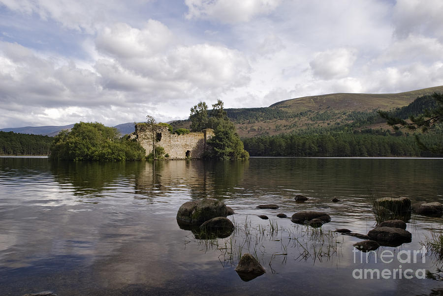 Loch-an-Eilein Castle - D003341 Photograph by Daniel Dempster