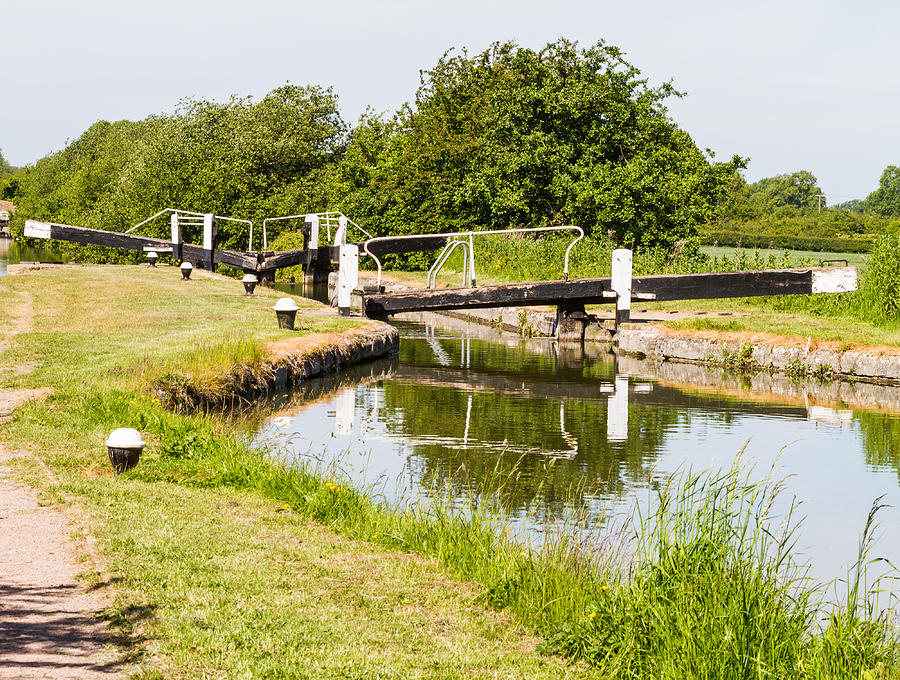 Lock on the Grand Union Canal Photograph by Dave Lee - Fine Art America