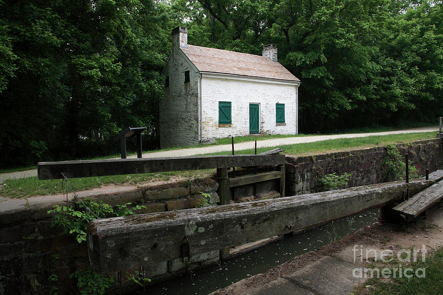 Lockhouse at Pennyfield Lock on the C and O Canal Photograph by William Kuta