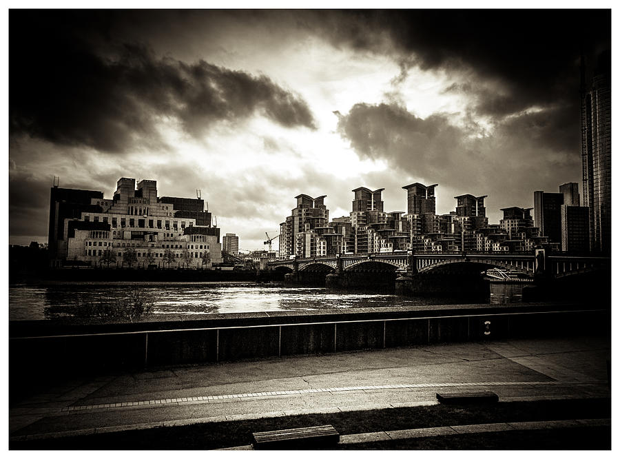London Drama 2 Photograph by Lenny Carter