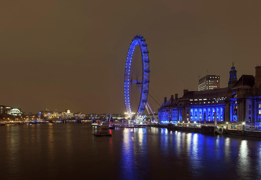 London Eye At Night Photograph by Daniel Sambraus/science Photo Library