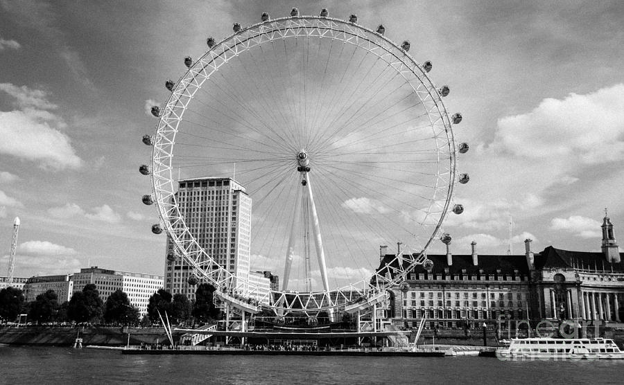London Eye Head-on Bw Photograph