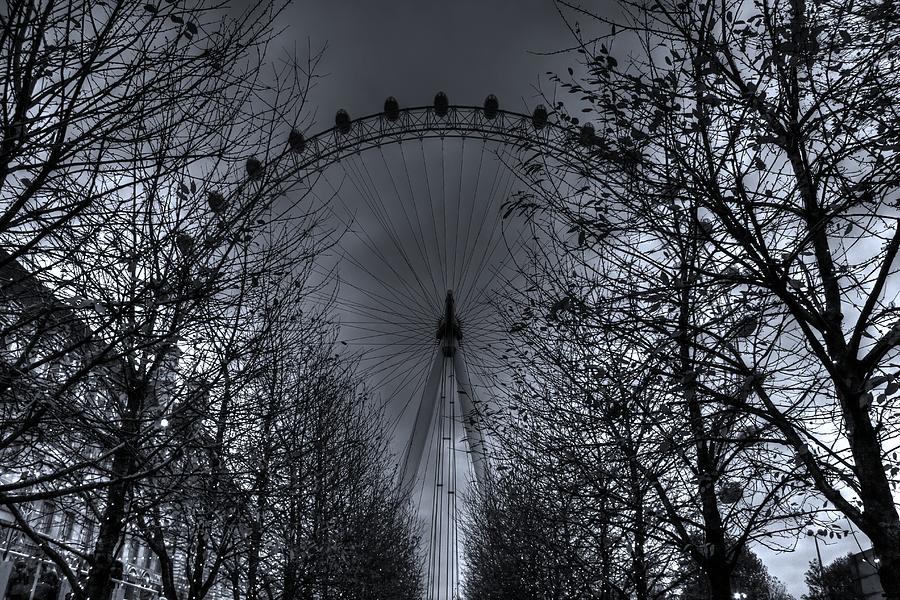 London Eye Pyrography - London eye by Martin Hristov