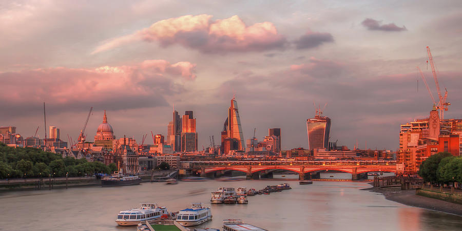 London Financial District In Sunset Photograph by Tu Xa Ha Noi London Financial District In Sunset Photograph by Tu Xa Ha Noi