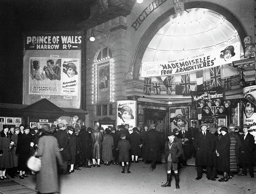 London Movie Theater Photograph by Granger