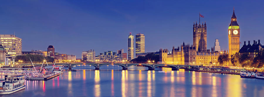 London panoramic with Westminster Bridge and The Houses of Parliament Photograph by _ultraforma_