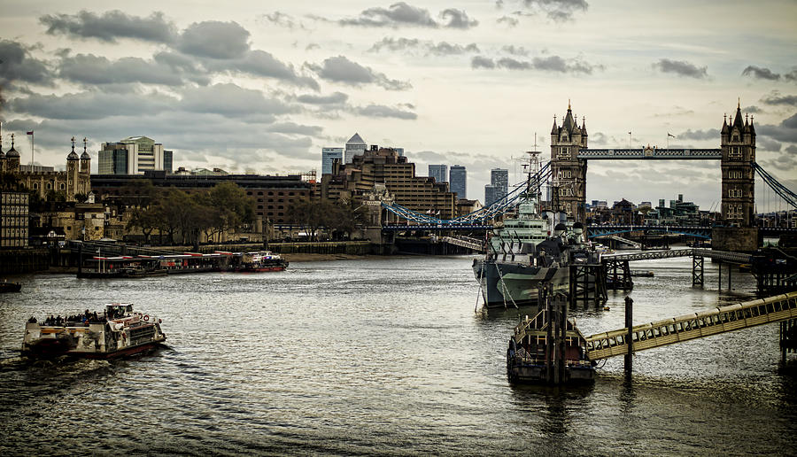 London Thames Scape Photograph by Heather Applegate