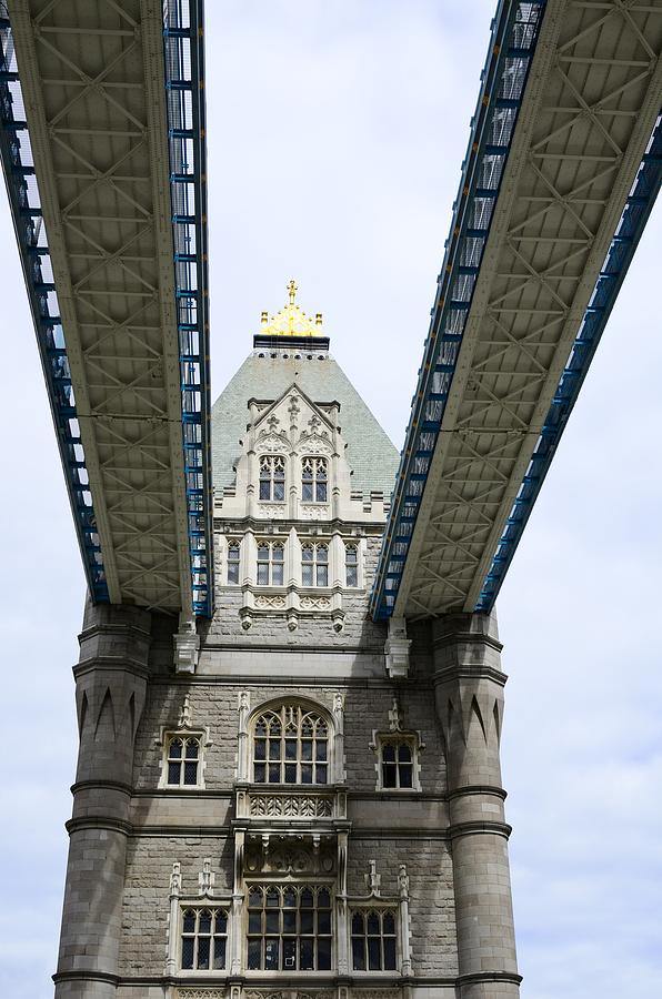 Londons Tower Bridge Photograph by Richard Henne