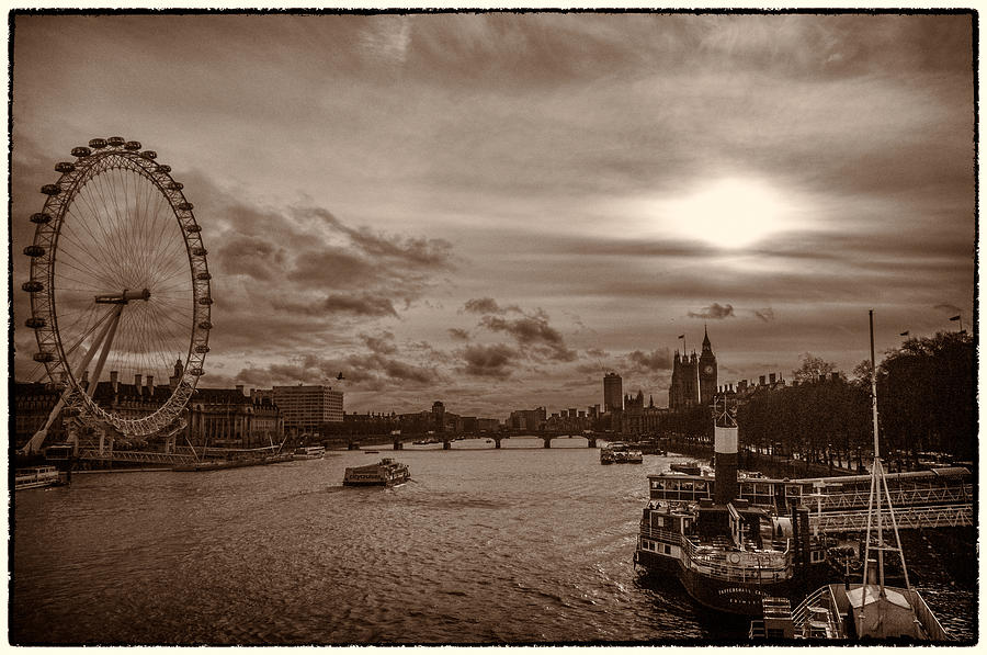 Londonscape 2 Photograph by Lenny Carter