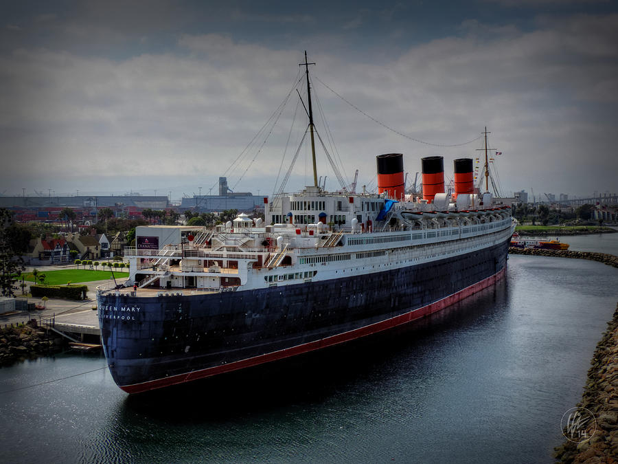 Long Beach - The Queen Mary Photograph by Lance Vaughn