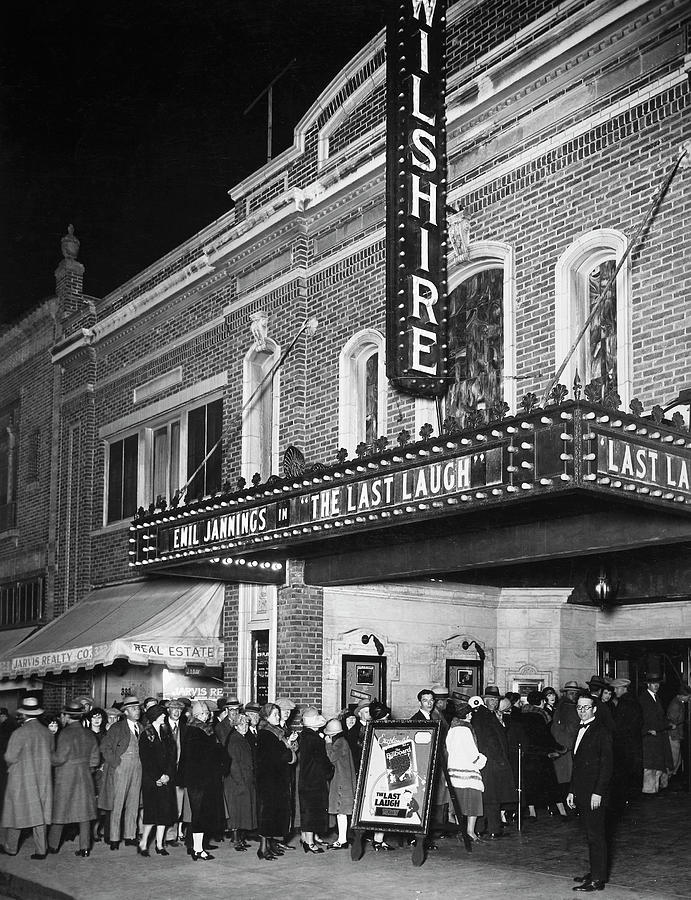 Los Angeles Movie Theater Photograph by Granger