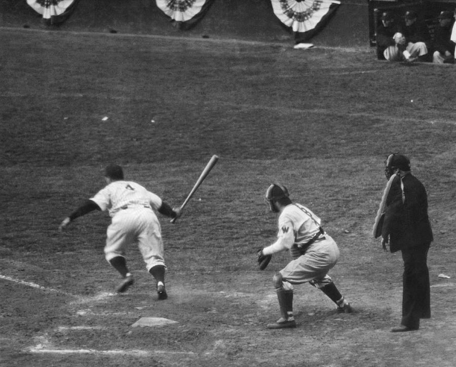 Lou Gehrig Gets A Hit Photograph by Underwood Archives