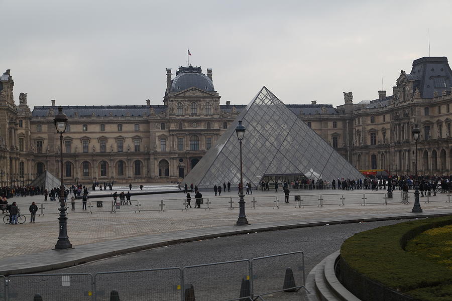 Paris Photograph - Louvre - Paris France - 01136 by DC Photographer