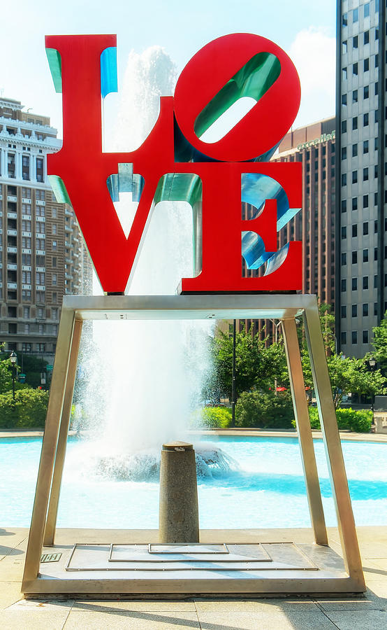 Philadelphia Photograph - Love Statue by Klm Studioline