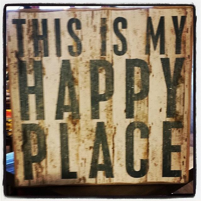 Love This Sign - Gotta Find Somewhere Photograph by Darlene Cunnup