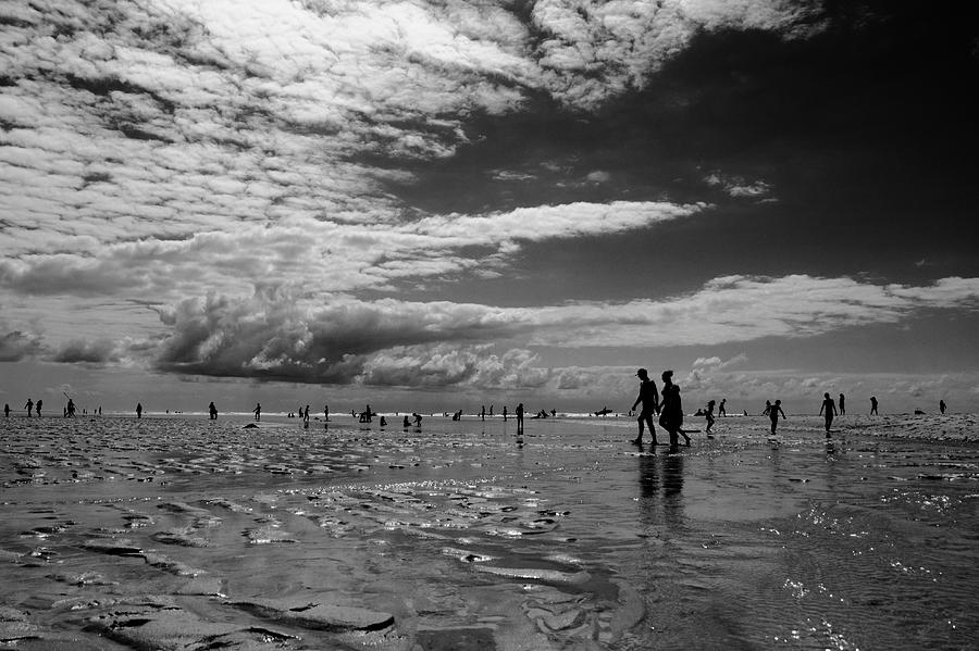 Black And White Photograph - Low tide by Jean-Philippe Jouve