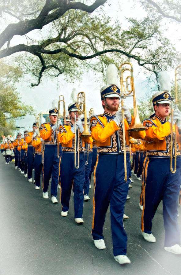Louisiana State University Photograph - LSU Marching Band vignette by Steve Harrington