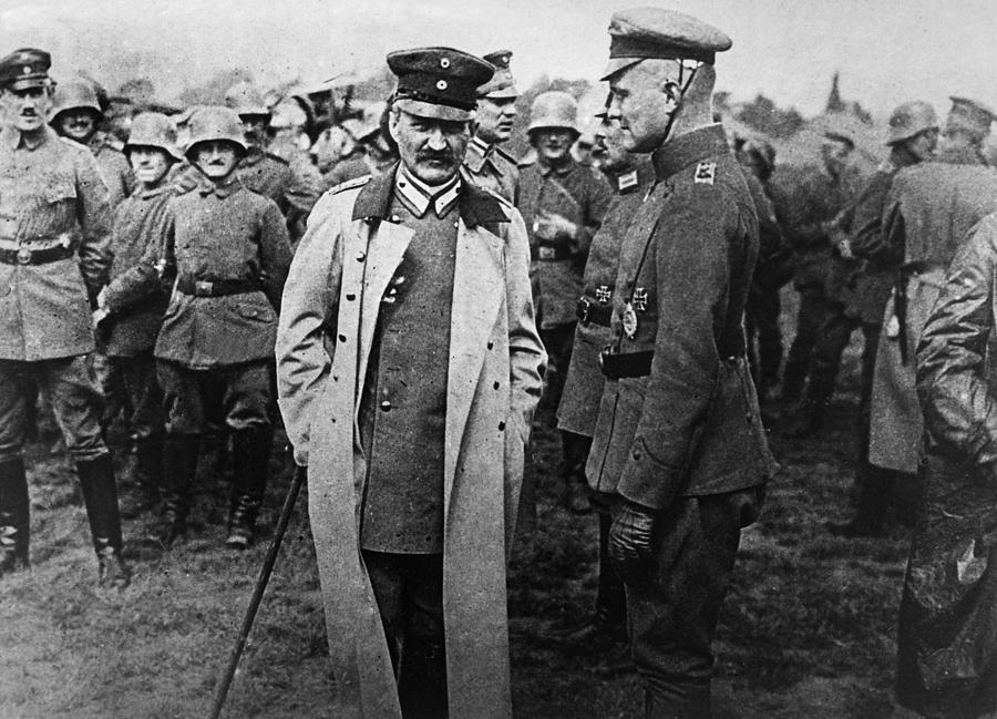 1917 Photograph - Ludendorff & Richthofen by Granger