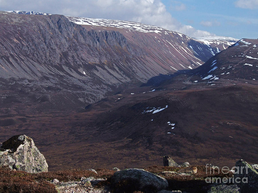 Lurchers Crag and the Lairig Ghru - Cairngorm Mountains Photograph by Phil Banks