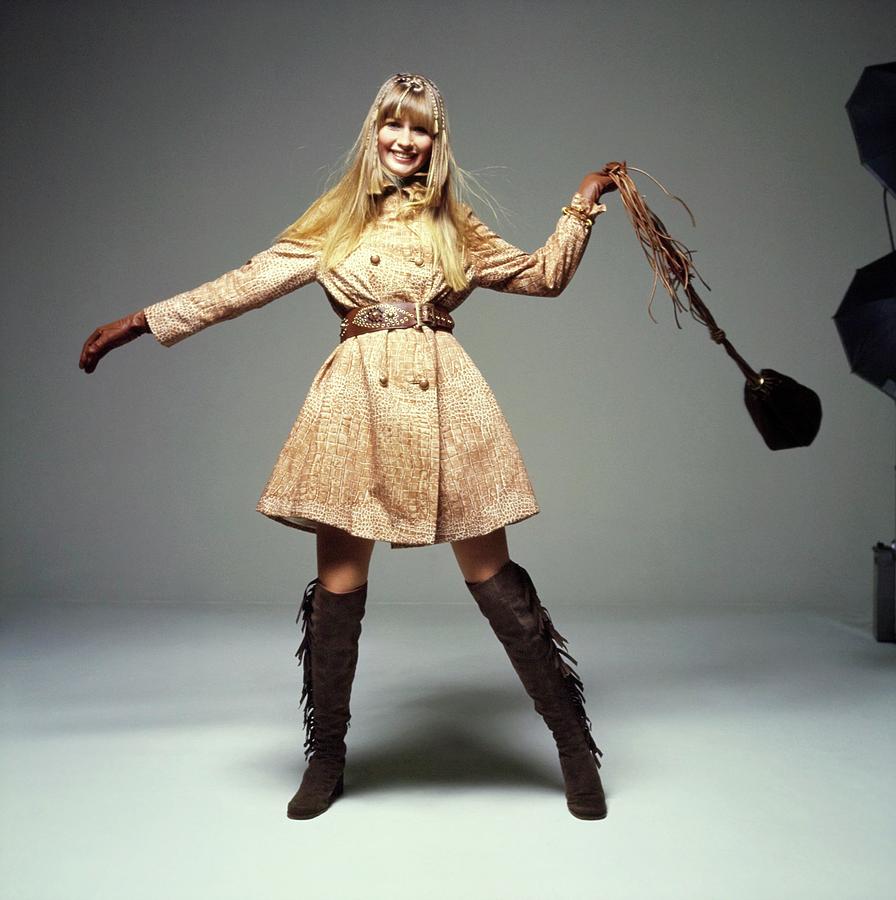 Lynn Sutherland Wearing An Originala Coat Photograph by Bert Stern Lynn Sutherland Wearing An Originala Coat Photograph by Bert Stern