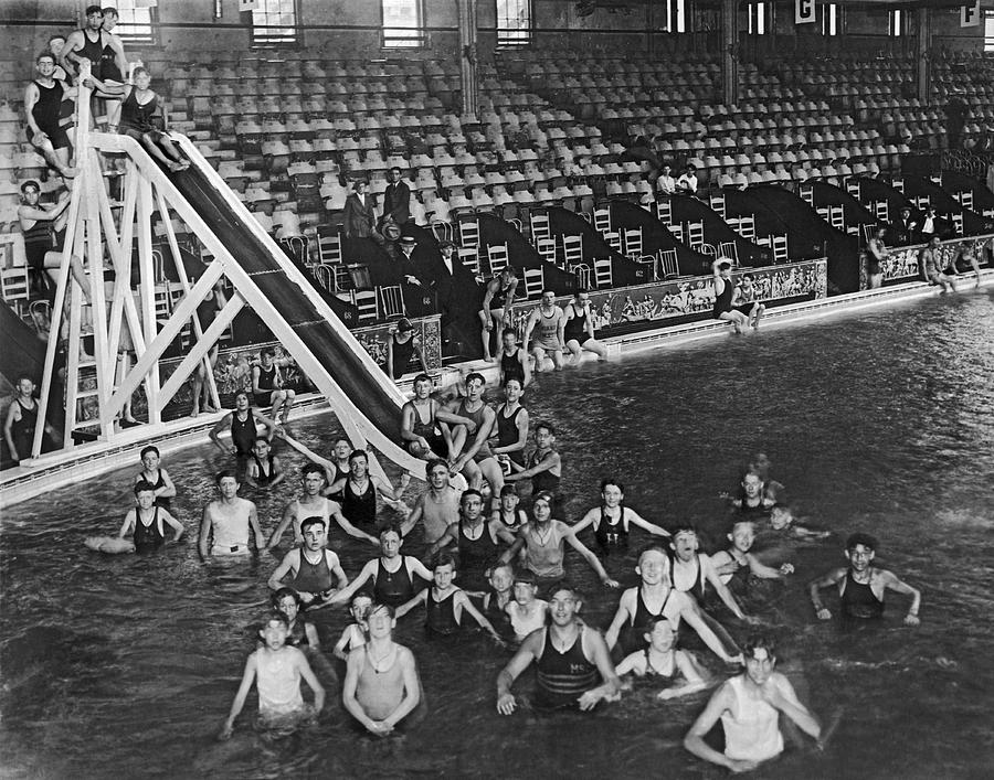 Madison Square Garden Pool Photograph by Underwood Archives