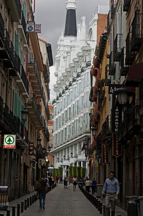 Madrid Alley Photograph by Steve Breslow
