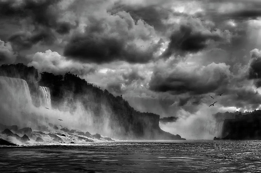 Black And White Photograph - Maid Of The Mist by Yvette Depaepe