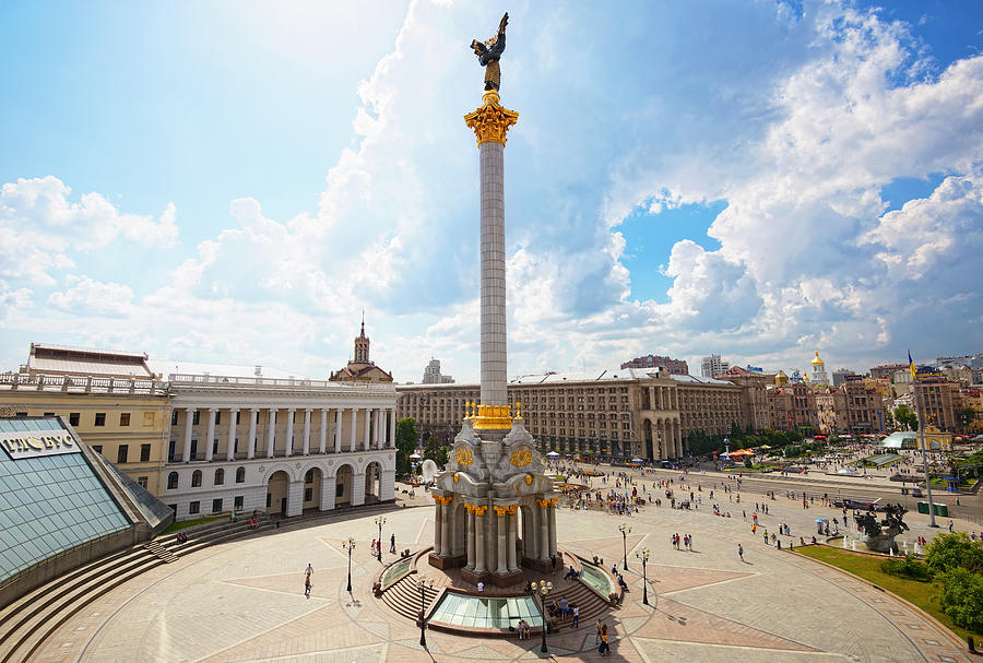 Maidan Nezalezhnosti (Independence Square) Photograph by Fmajor