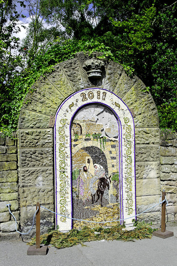 Main Well Dressing - Rowsley 2011 Photograph by Rod Johnson