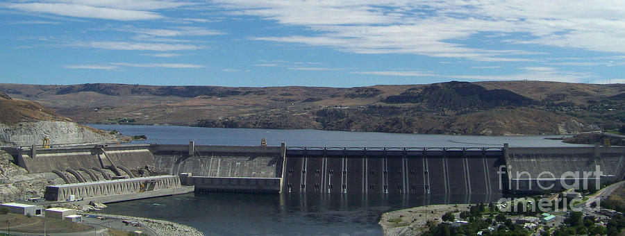 Majestic Grand Coulee Dam Photograph by Charles Robinson