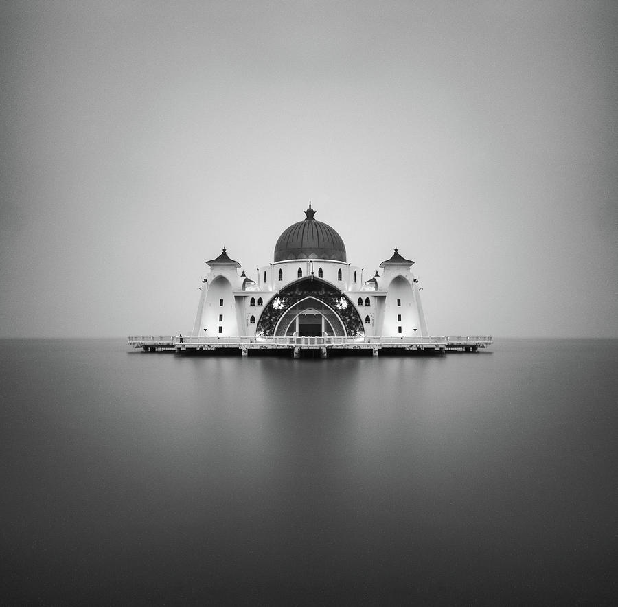 Malacca Straits Mosque, Malaysia Photograph by Guo Xiang Chia