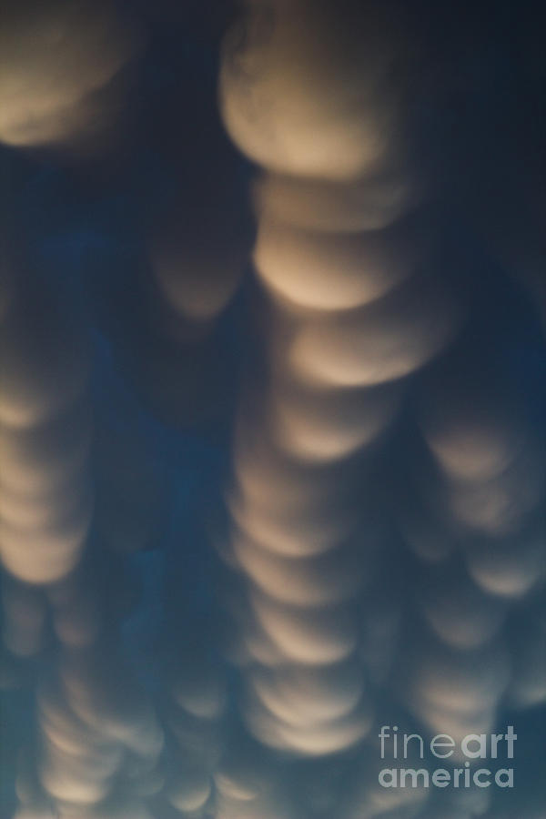 Mammatus Clouds Photograph by Mike Hollingshead