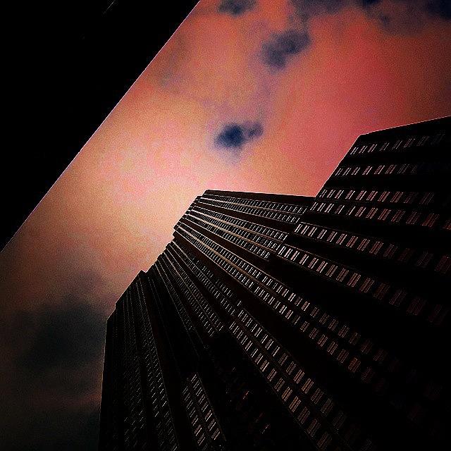 Science Fiction Photograph - Empire State Pink Skies by Alejandro Reyes