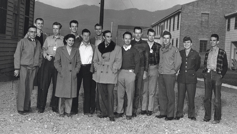 Manhattan Project, Segrs Group Photograph by Science Source