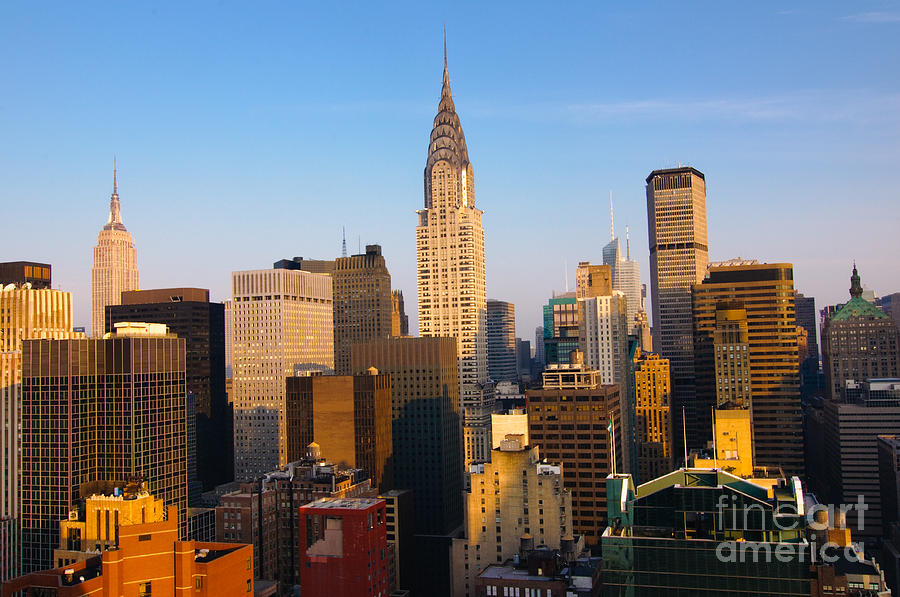 Architecture Photograph - Manhattan Skyline in New York City by Oscar Gutierrez