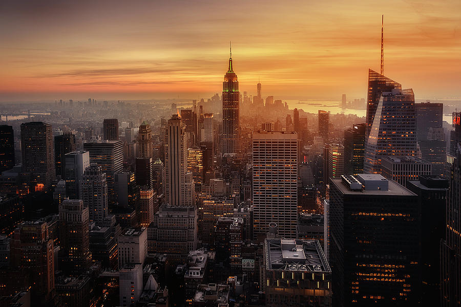 Sunset Photograph - Manhattans Light by Jorge Ruiz Dueso