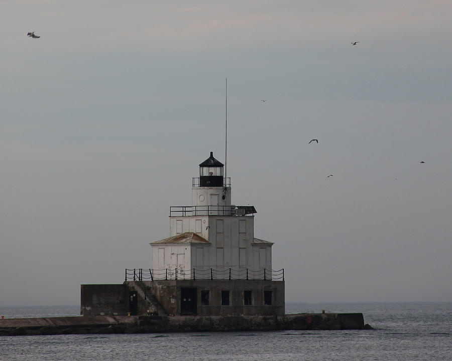 Manitowoc Breakwater Lighthouse Photograph by George Jones