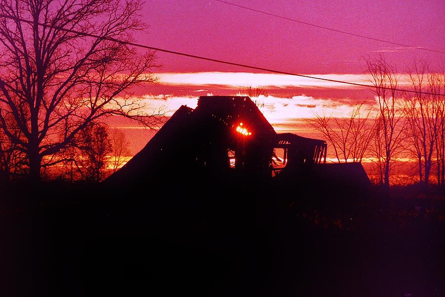 Maple Ridge Barn Sunset Photograph by Daniel Thompson
