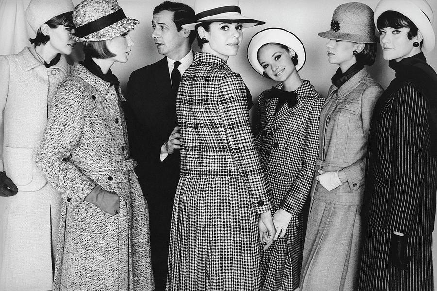 Marc Bohan, Elin Saltzman And Five Models Photograph by Frank Horvat