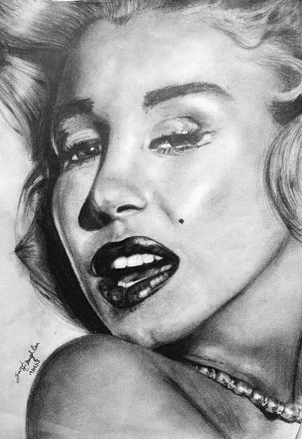 Marilyn Monroe Drawing By Sarah Mclaughlan - Fine Art America